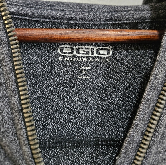 OGIO ENDURANCE Hoodie With John deere Logos - Picture 3 of 9